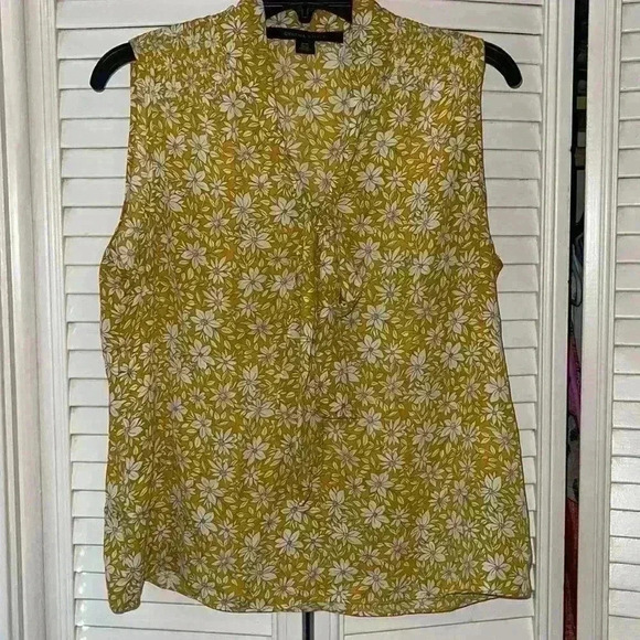 Cynthia Steffe Tops - Super cute dressy tank